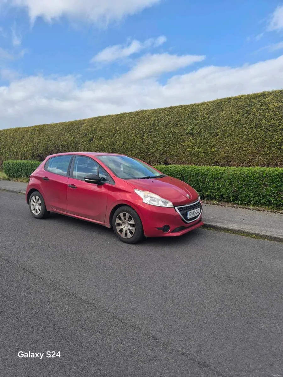 Peugeot Diesel  208. 2017 - Image 1