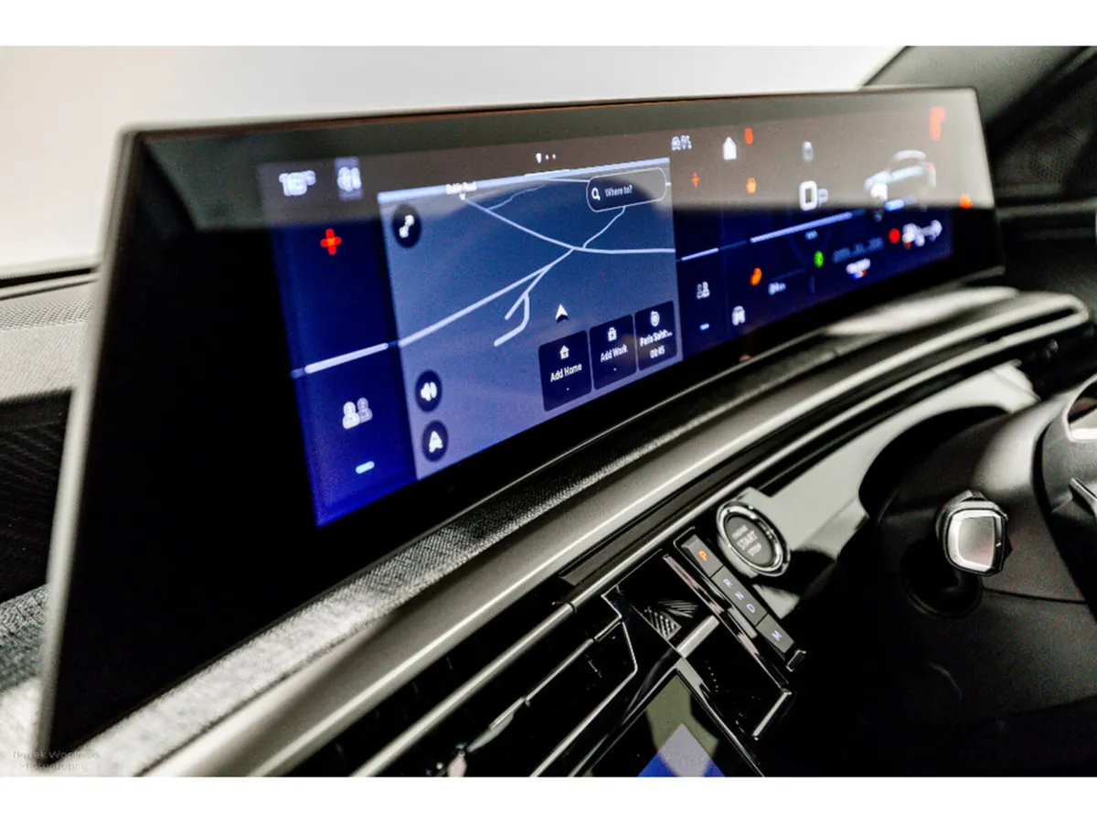 Peugeot 3008 *Commercial* Allure Hybrid Auto 145HP - Image 6