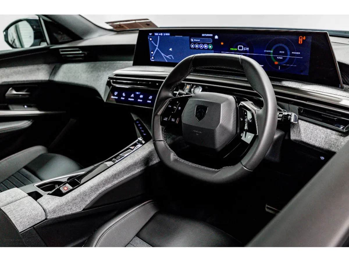 Peugeot 3008 E-Allure 73kWh 210BHP - Image 2