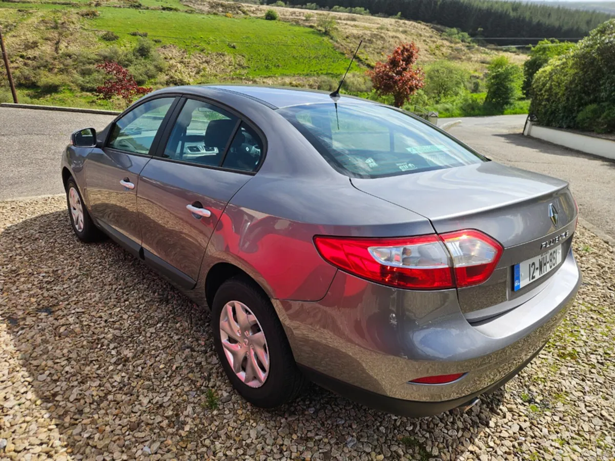 Renault Fluence EXPRESSION 1.5 DCI 90 4DR - Image 4