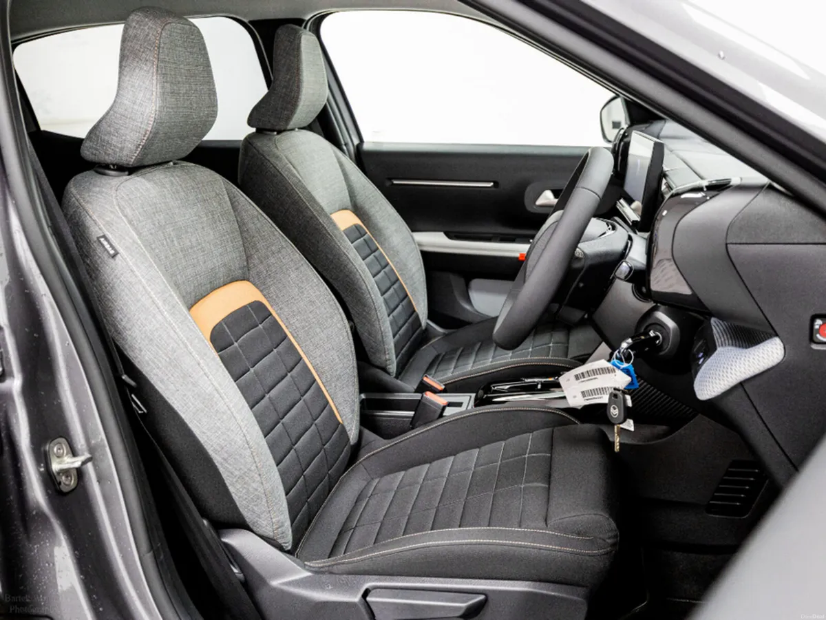 Citroen C3 Aircross Plus Hybrid Auto 145HP - Image 3