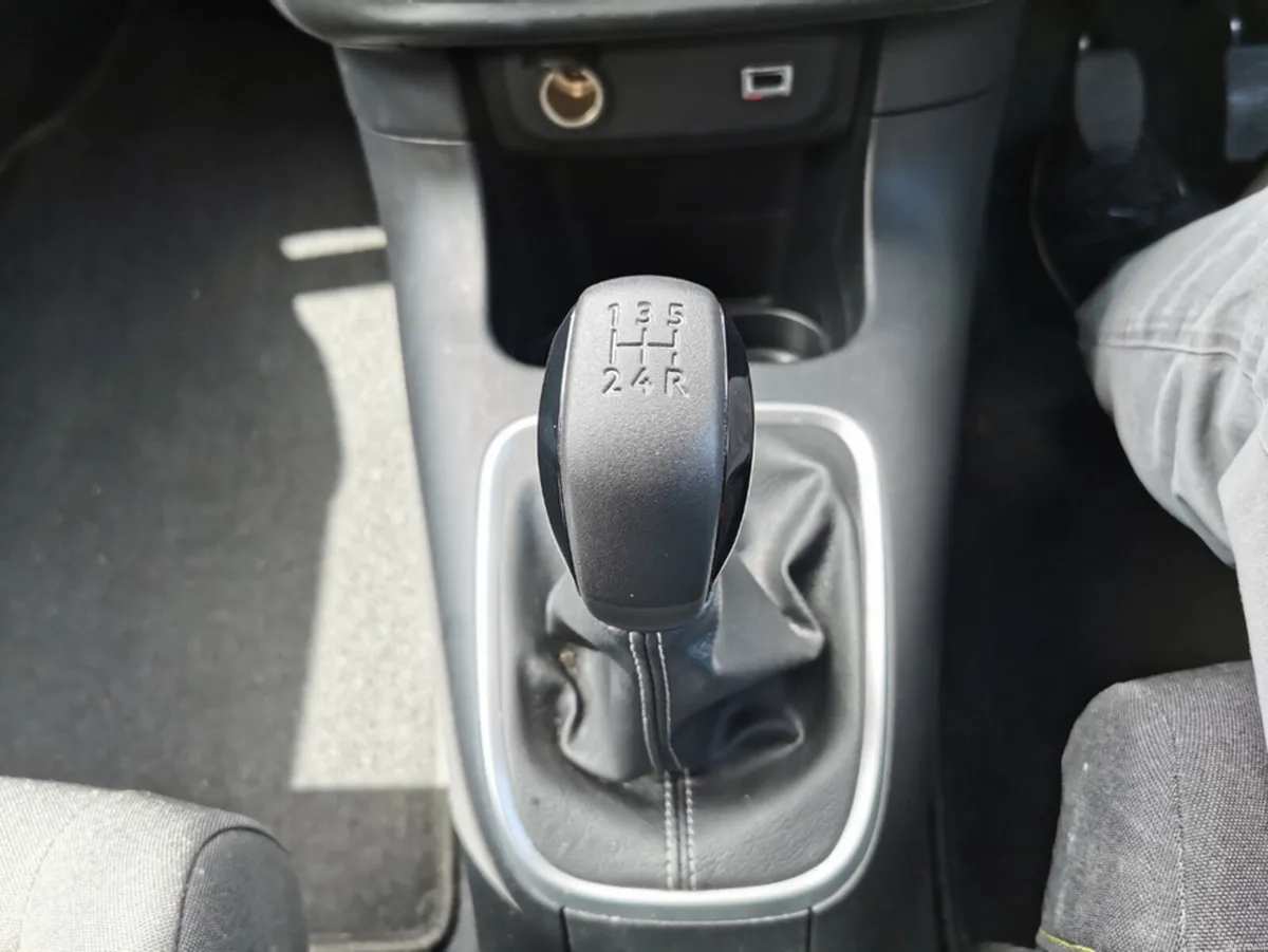 Citroen C3 FLAIR PURETECH 82BHP EU6.4 M MY60 - Image 3