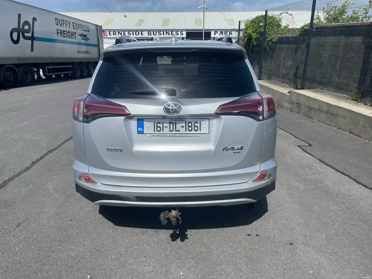 2016 Toyota RAV4 - Image 4