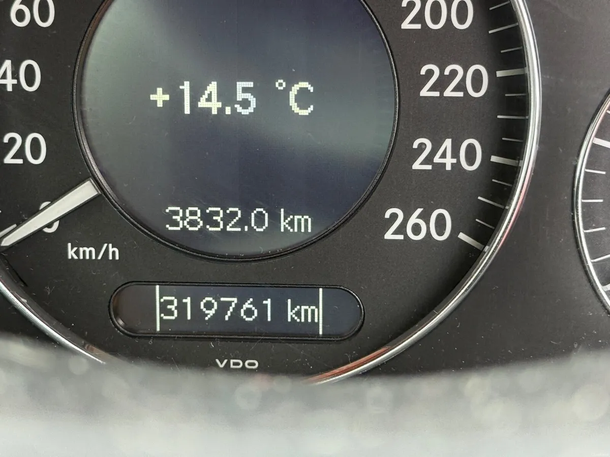 Mercedes-Benz CLK 2010 - Image 1