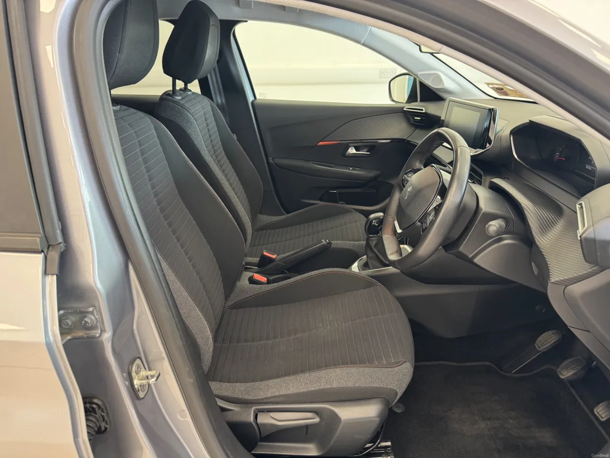 Peugeot 208 2023 - Image 5