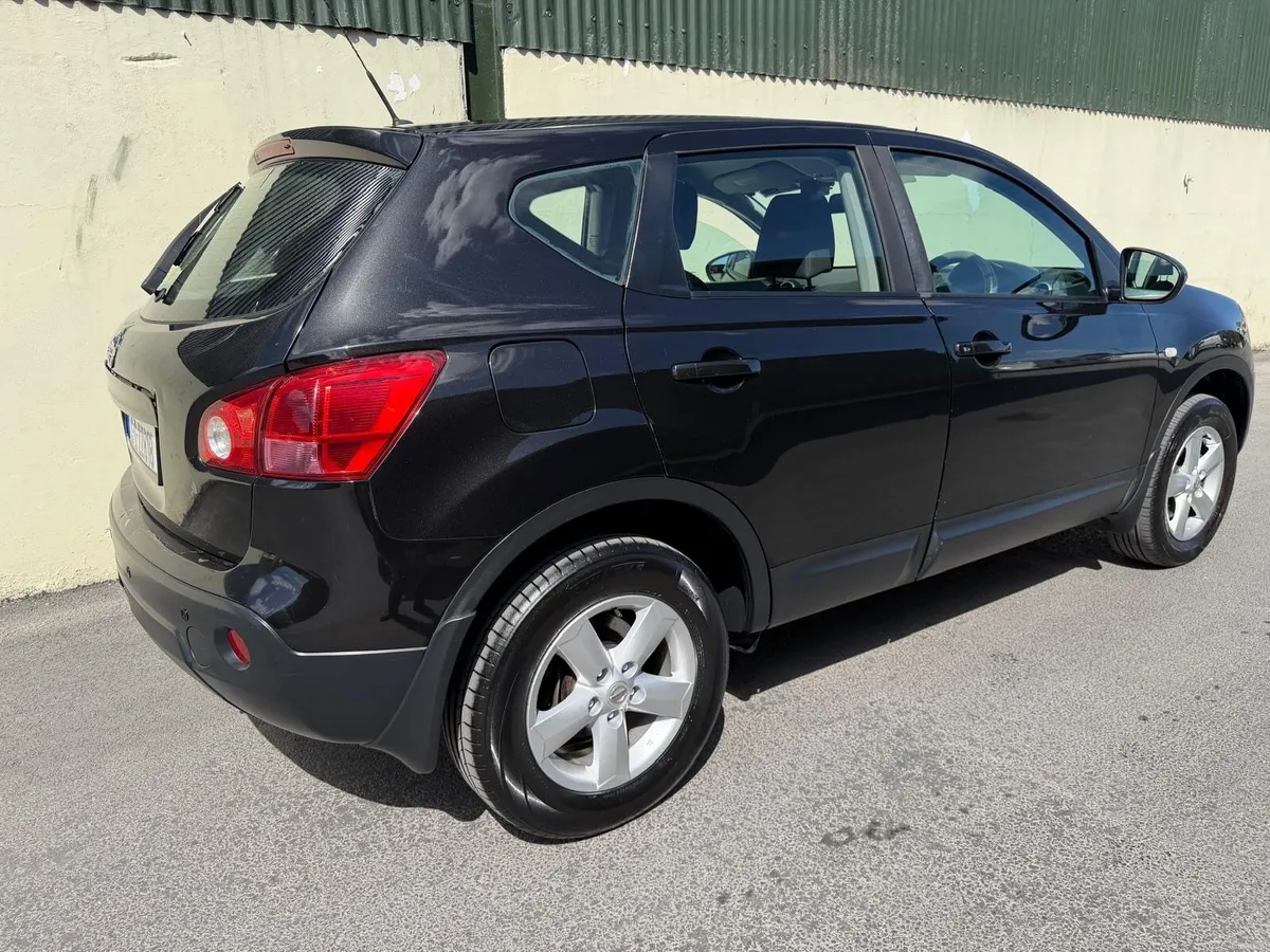 Nissan Qashqai 1.6 Petrol 2009 *NCT & TAX* - Image 2