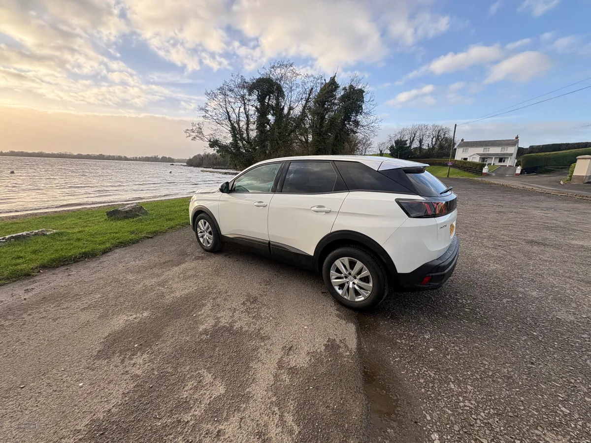Peugeot 3008 DIESEL ESTATE - Image 3