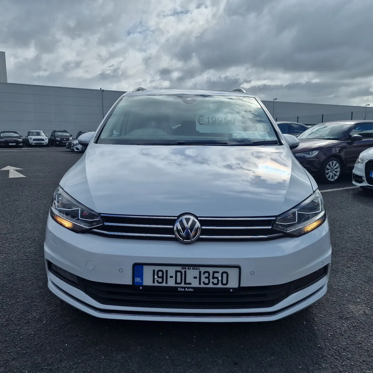Volkswagen Touran 7 Seats Automatic - Image 2