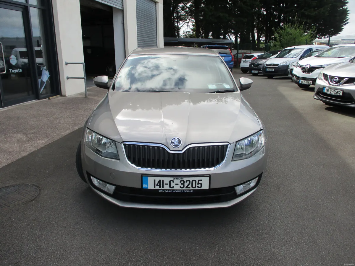 Skoda Octavia  Ambition 1.6 TDI 2014 - Image 2