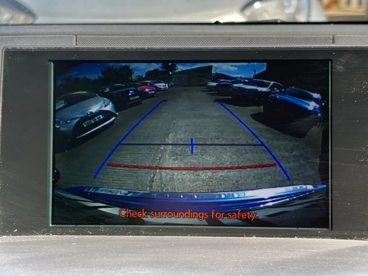 Lexus NX 2017 HYBRID - Image 2