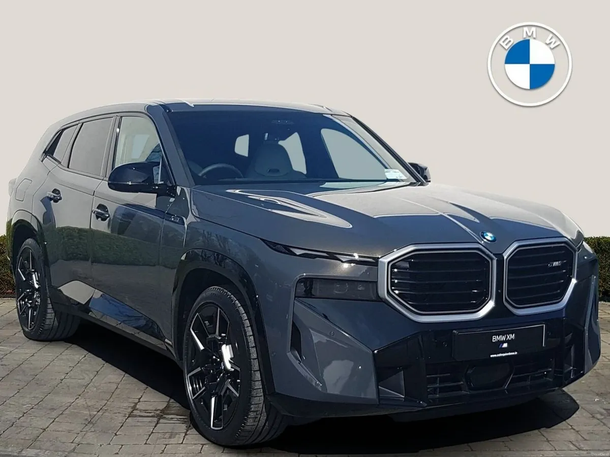 BMW XM 50e - Image 1