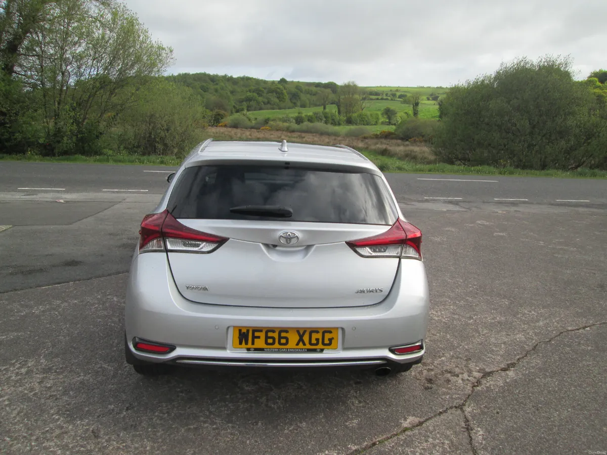 2016  TOYOTA  AURIS  1.2  VVT-I  EXCEL  5DR - Image 6