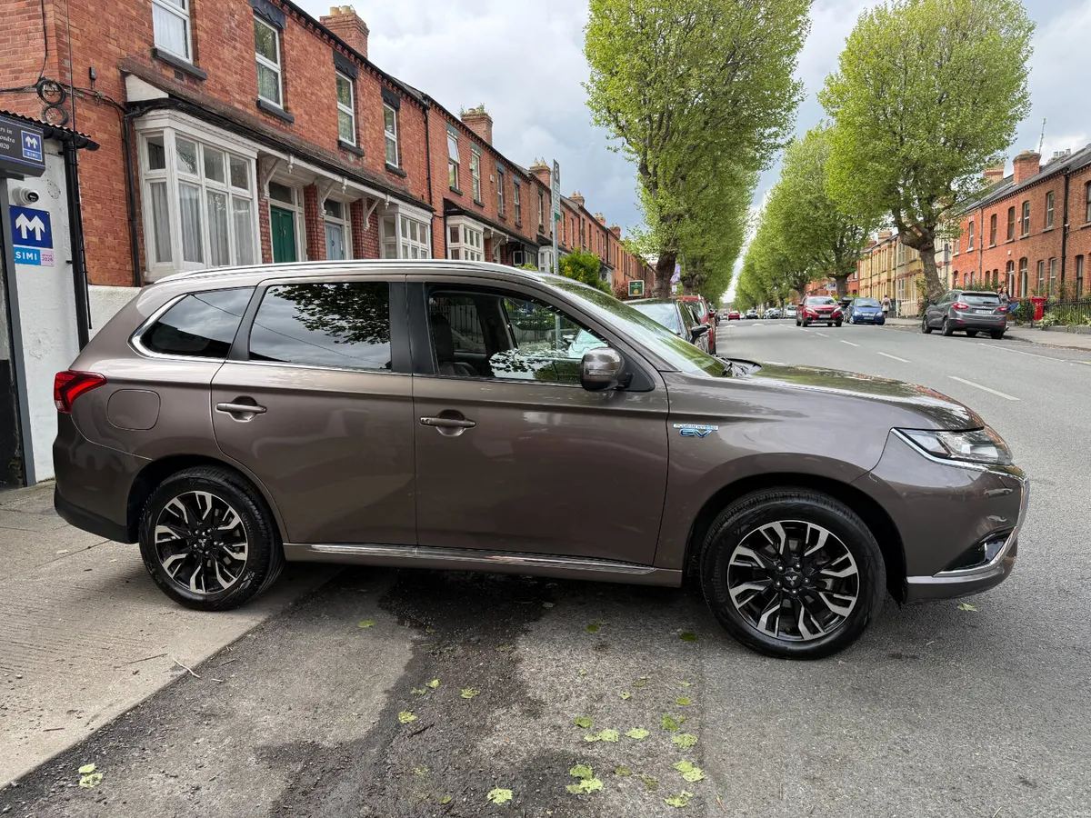 2016 Outlander, Hybrid Automatic, New Nct, Spec! - Image 4