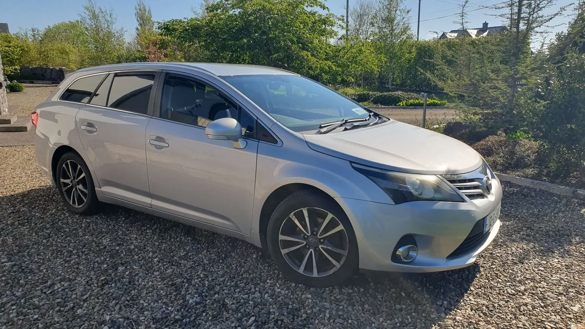 Toyota Avensis Estate 2012 - Image 1