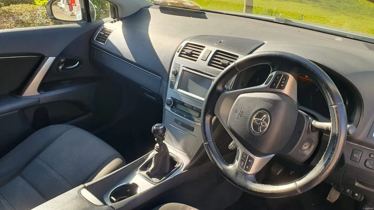 Toyota Avensis Estate 2012 - Image 2