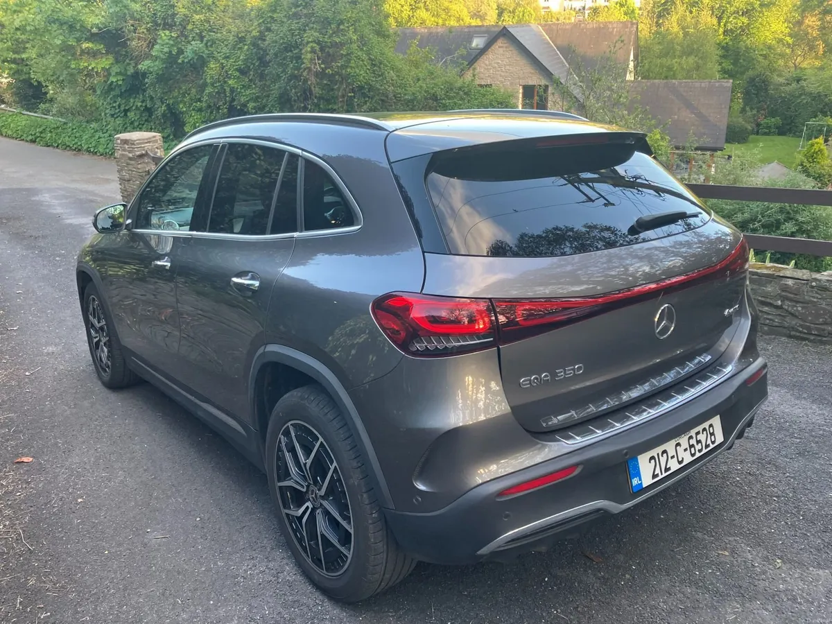 Mercedes-Benz EQA 350 AMG Line Premium 4MATIC - Image 4