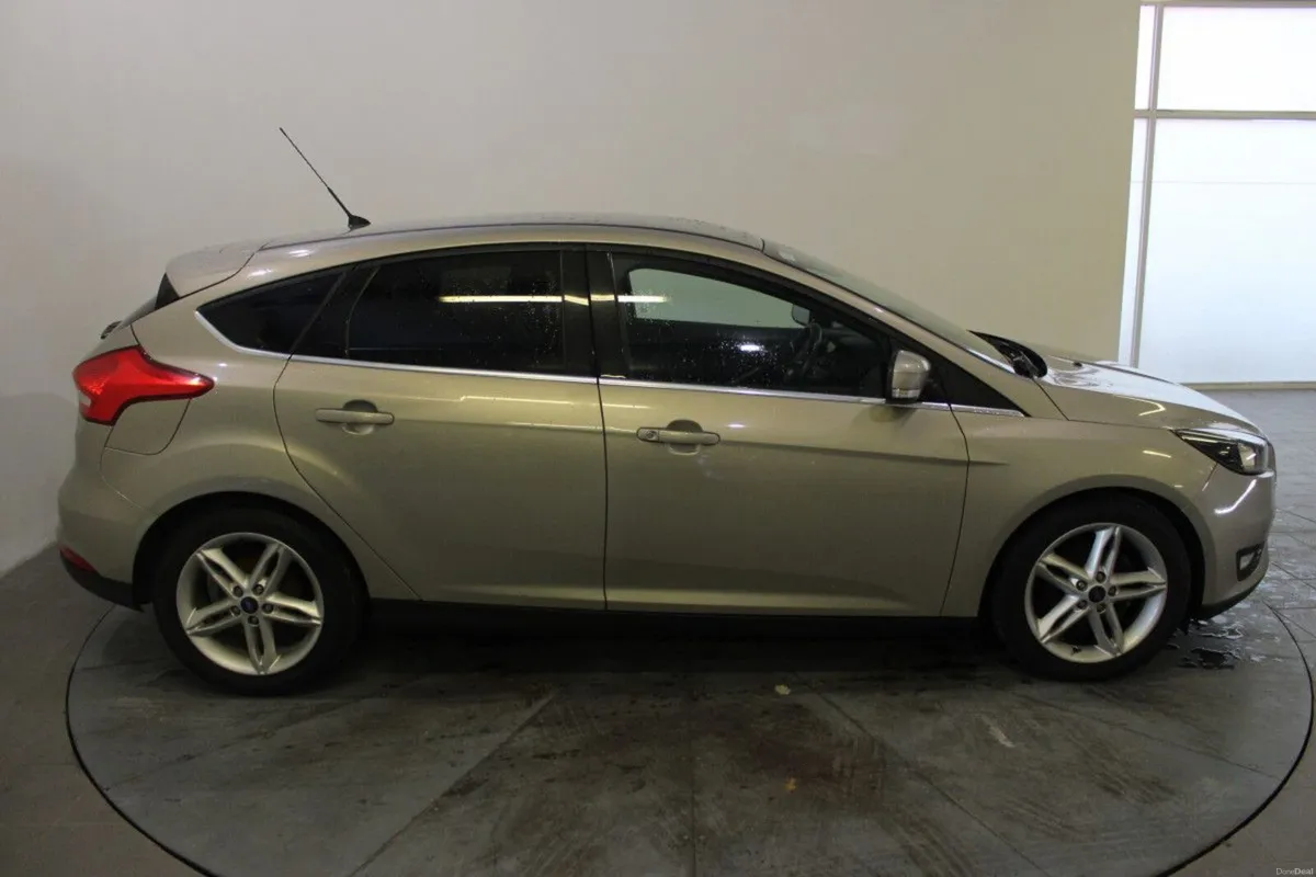 Ford Focus 1.5 TDCi 95PS Zetec - TENDER 26 - Image 4