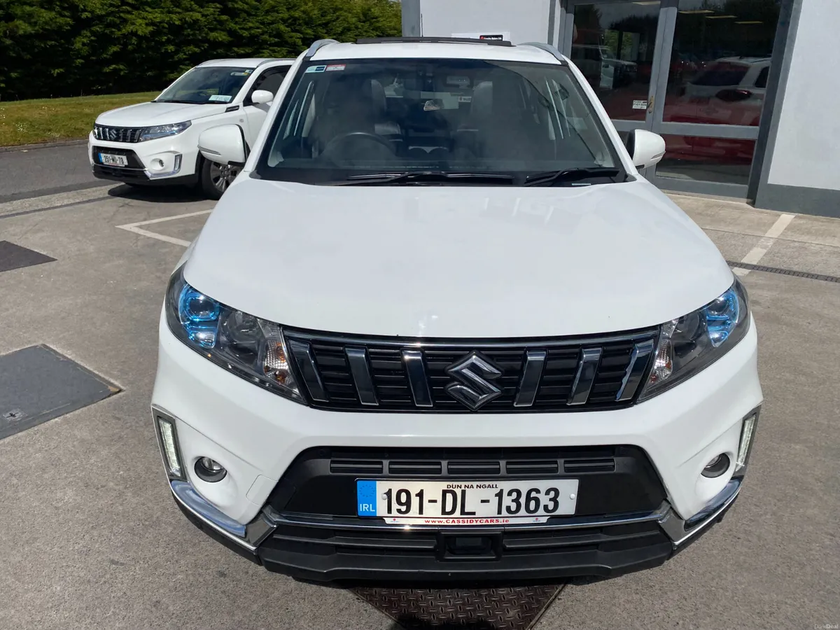 2019, Suzuki Vitara SZ5 **AUTO. 4X4** - Image 2