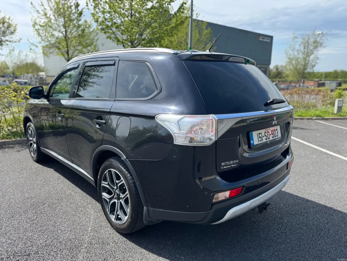 Mitsubishi Outlander NEW 2.2 DID 4WD 7-STR 6M 150P - Image 3