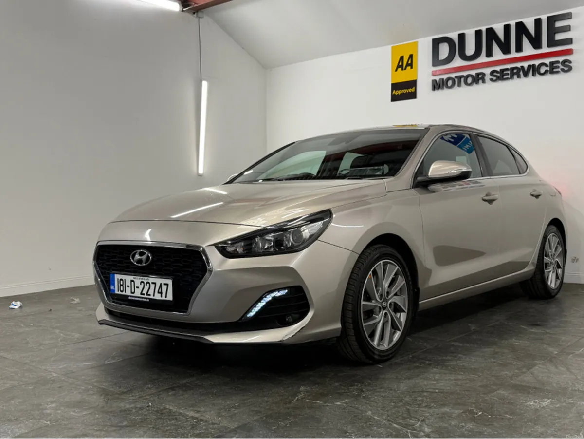 Hyundai i30 **i30 FASTBACK **LANE ASSIST **CRUISE - Image 2