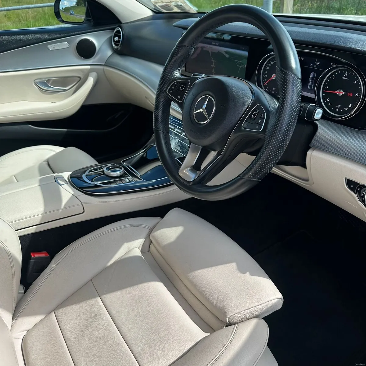 2018 Mercedes-Benz E220d / 4MATIC / 1 Lady Owner - Image 3