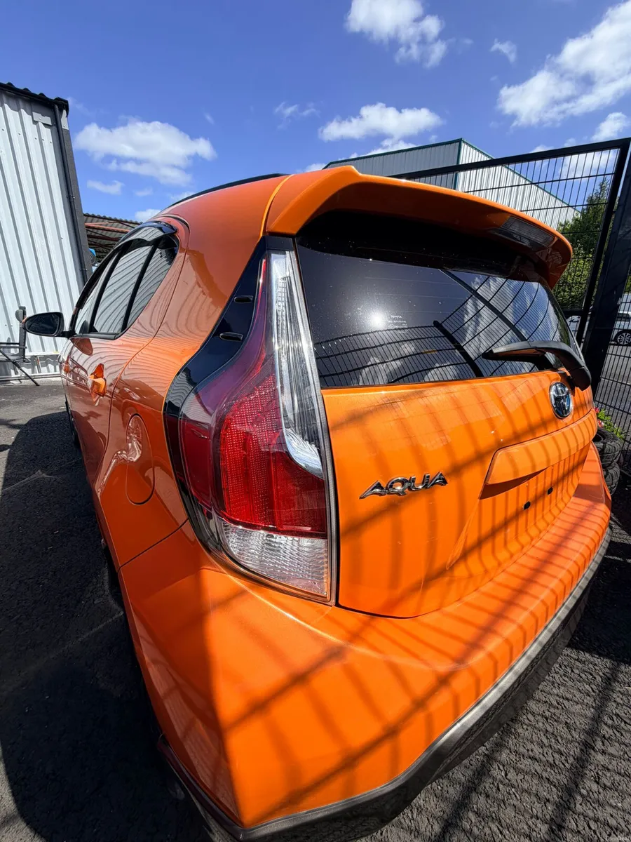 2015 Toyota aqua Orange - Image 3