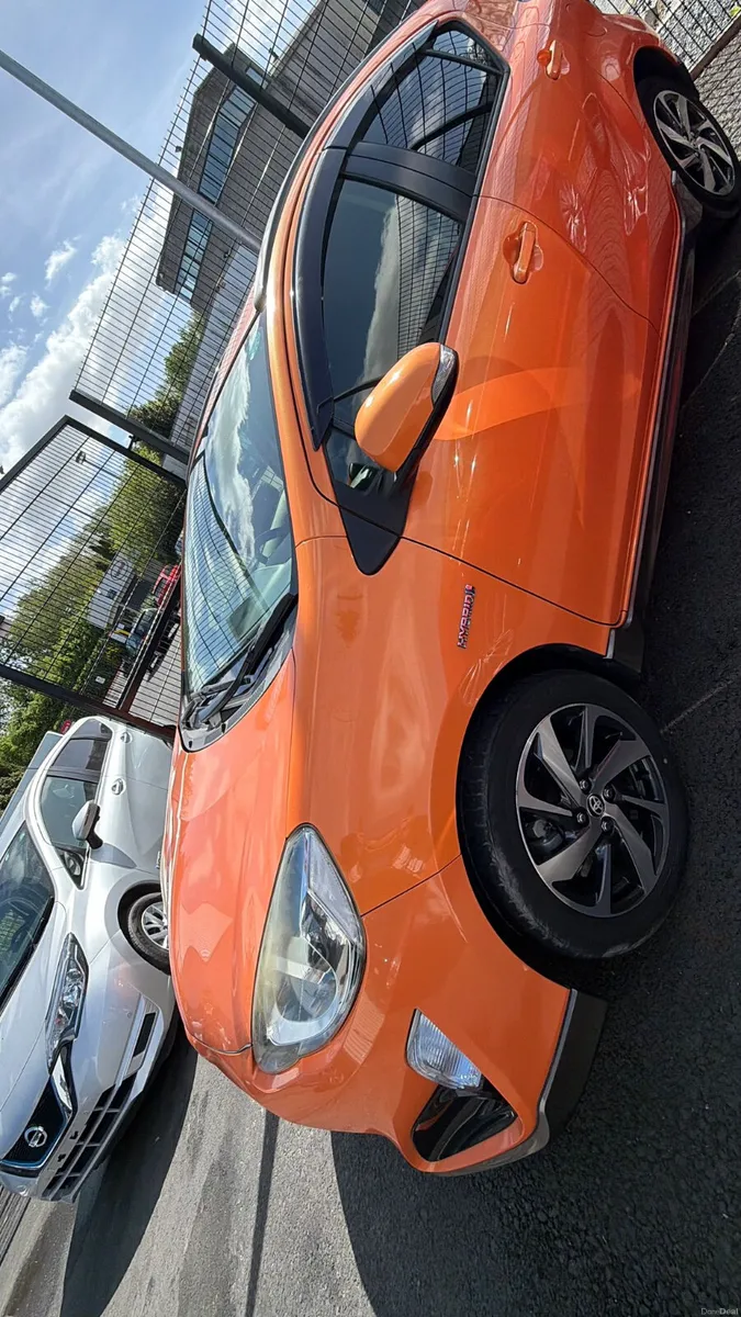 2015 Toyota aqua Orange (URBAN) - Image 5