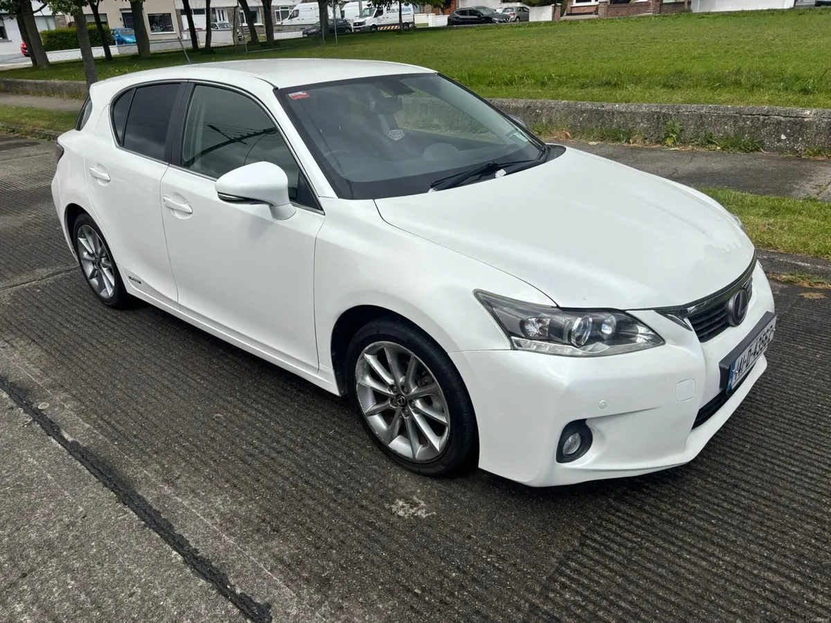 Lexus CT 2014 - Image 1