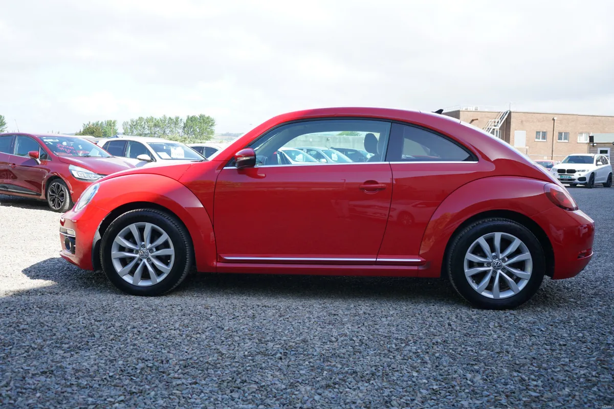 2017 VW Beetle Automatic - Image 6