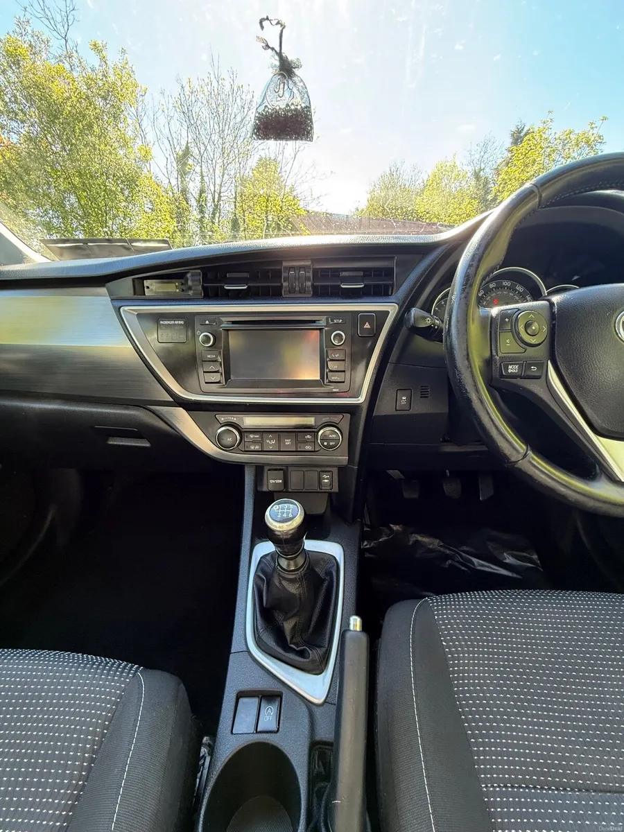 Toyota Auris 2013 - Image 4