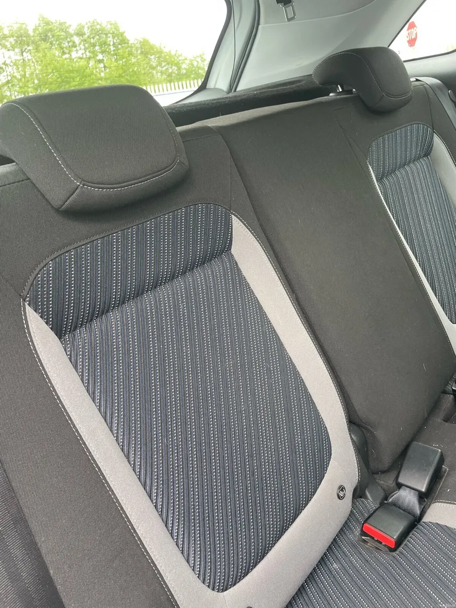 Car - Image 3