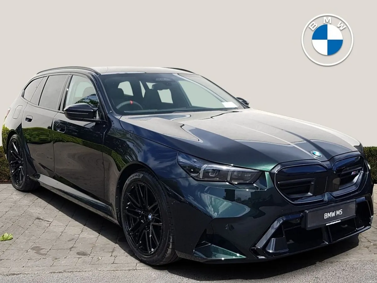 BMW M5 Touring - Image 1