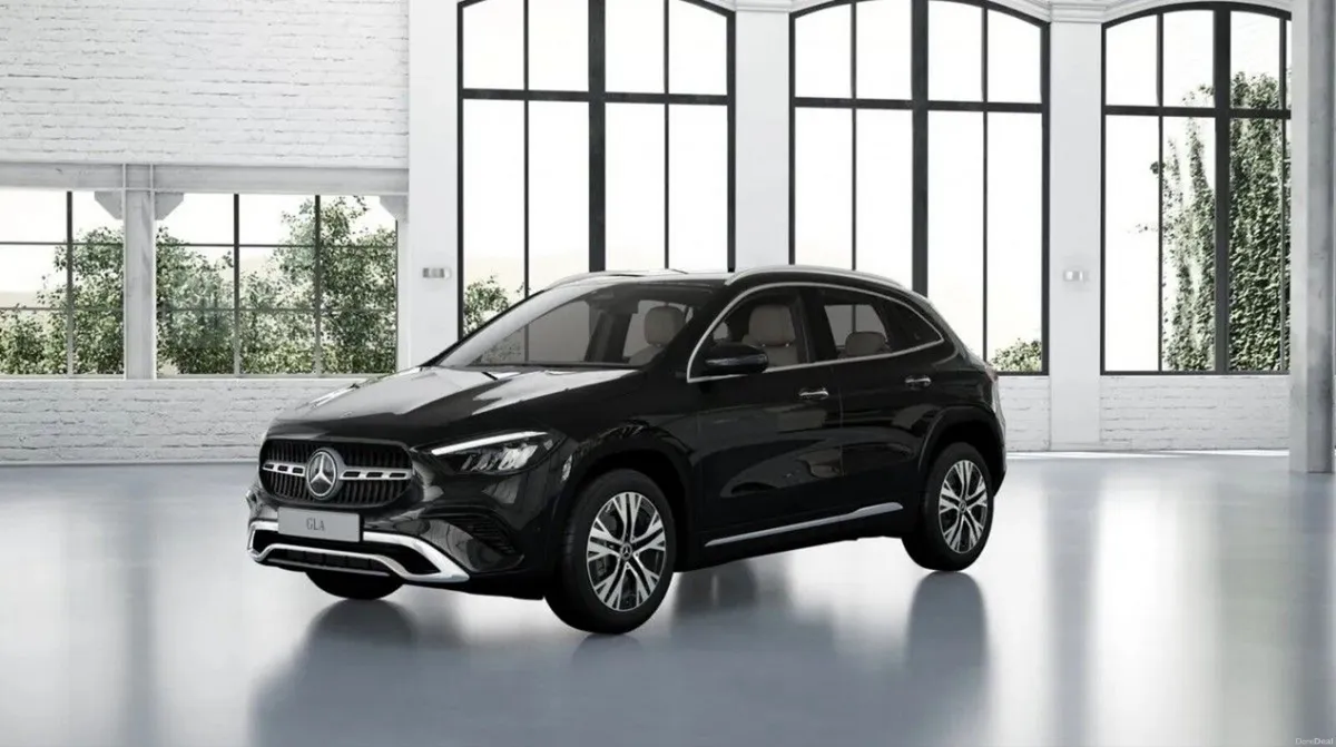 Mercedes-Benz GLA GLA 180 RHD | Reversing Camera, - Image 1