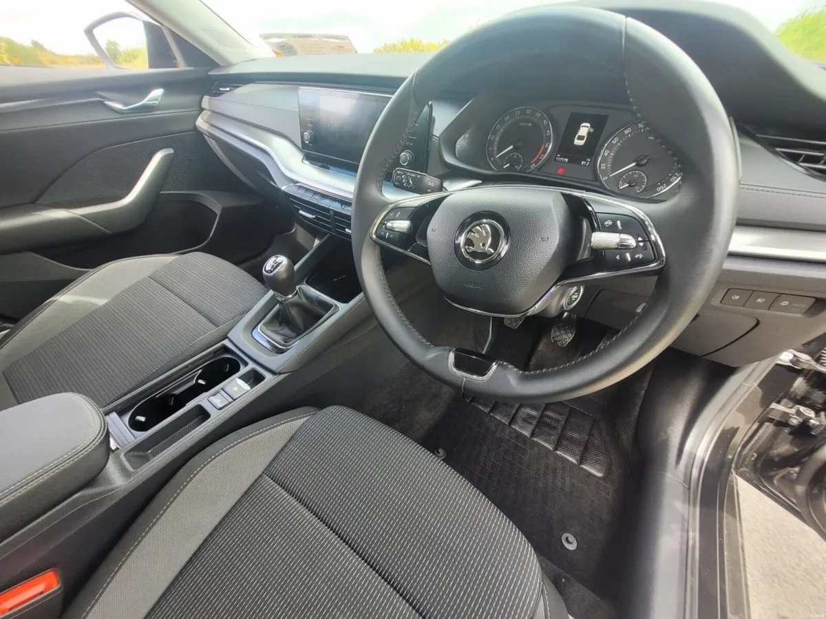 Skoda Octavia **AMBITION** 2.0TDI 6SPEED 115BHP - Image 3
