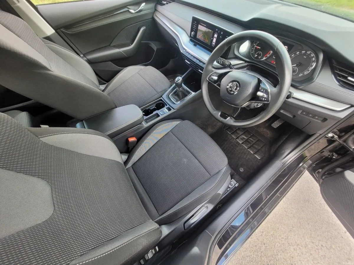 Skoda Octavia **AMBITION** 2.0TDI 6SPEED 115BHP - Image 3