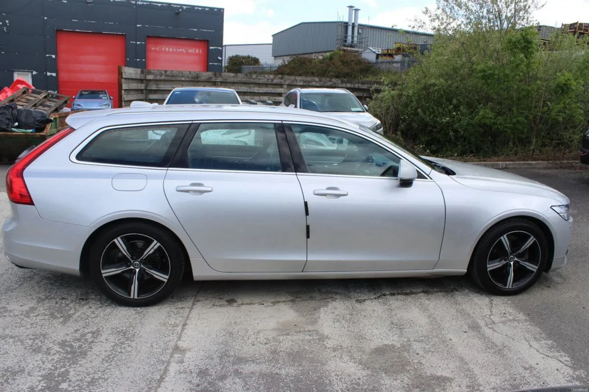 Volvo V90 D4 2.0L 190hp R-Design Geartronic- TENDE - Image 4