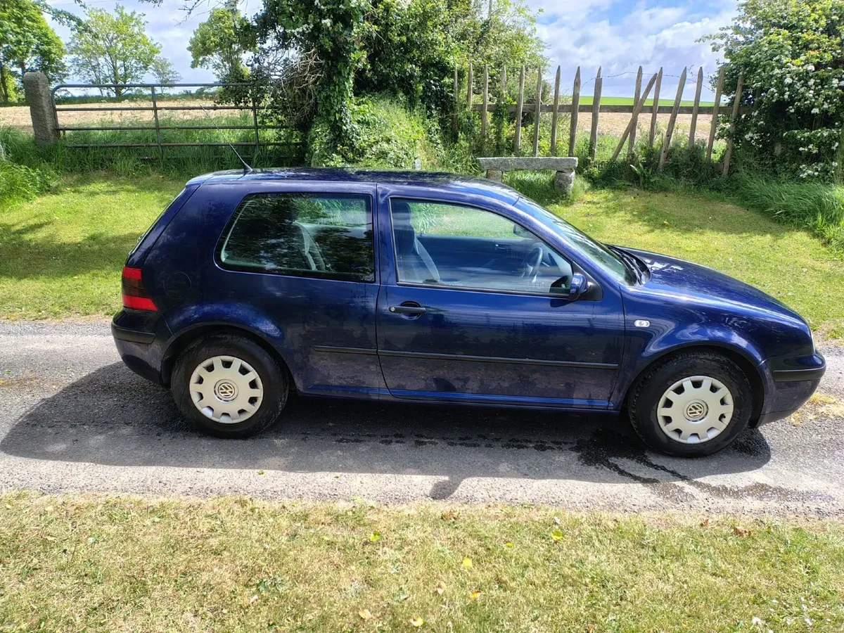 Volkswagen Golf 2003 - Image 1