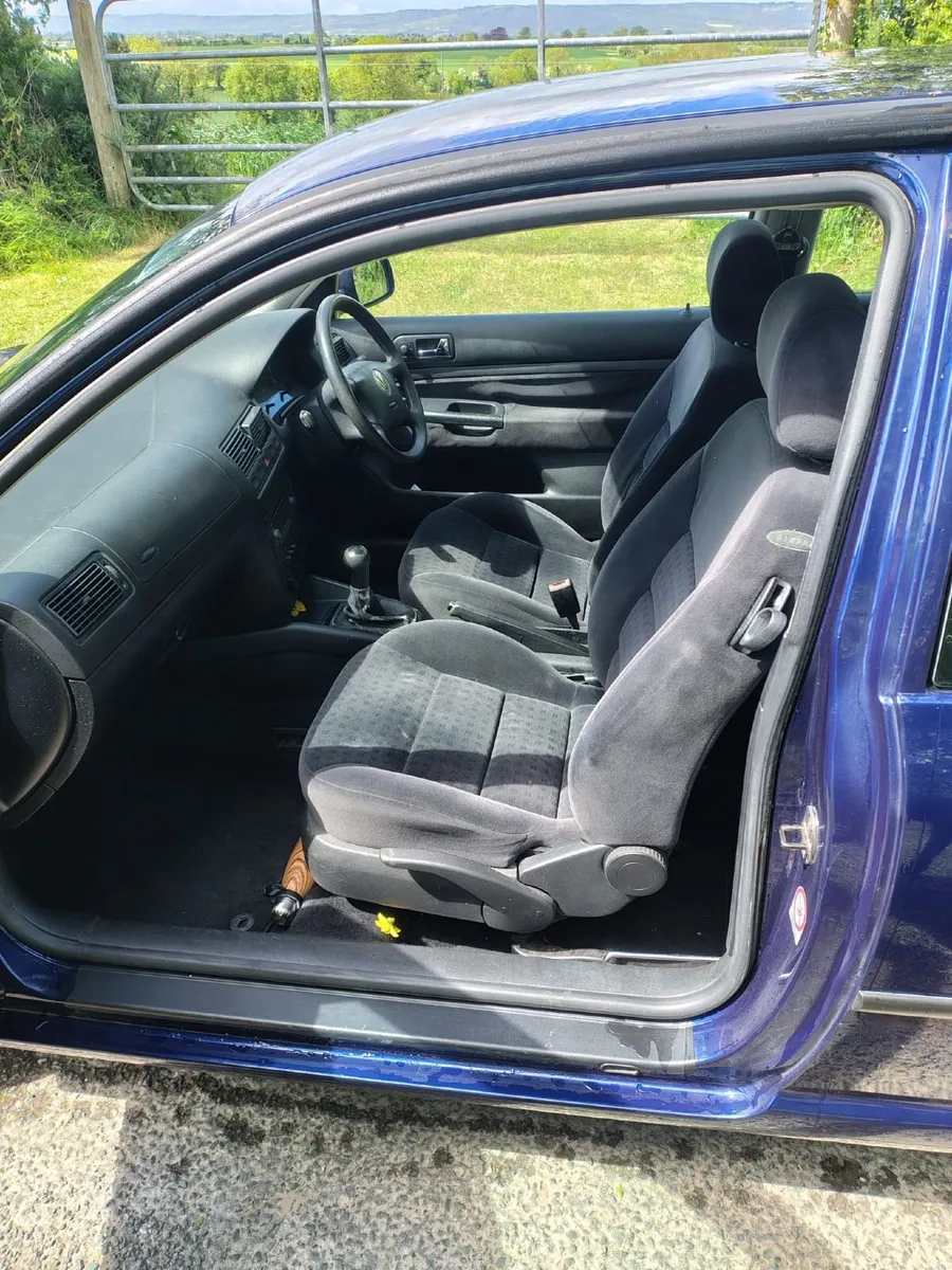 Volkswagen Golf 2003 - Image 3