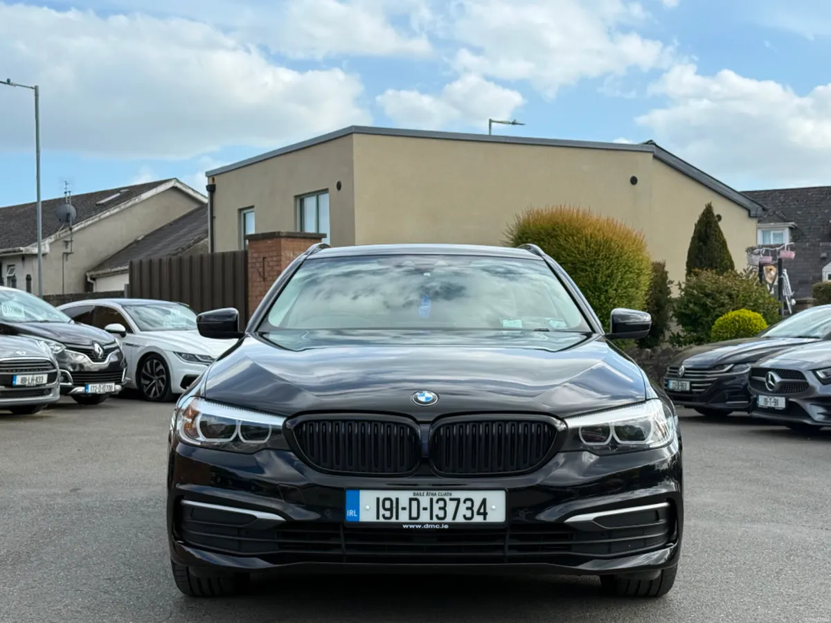 BMW 5-Series 520D SE AUTO TOURING *LOW KMS & HIGH - Image 2
