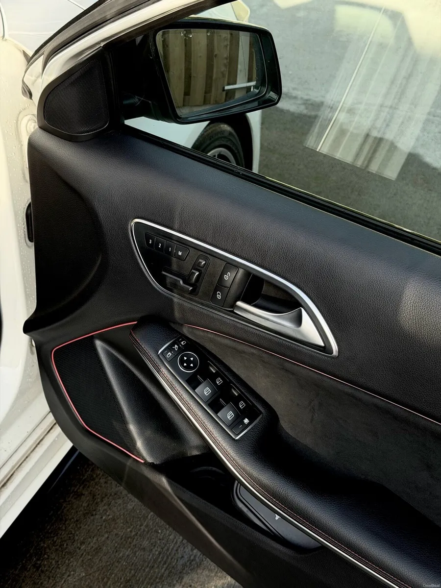 Mercedes Benz A Class A180 AMG Line Night Edition - Image 4