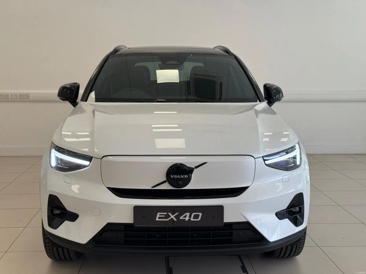 Volvo Ex40 black edition ultra full electric - Image 2