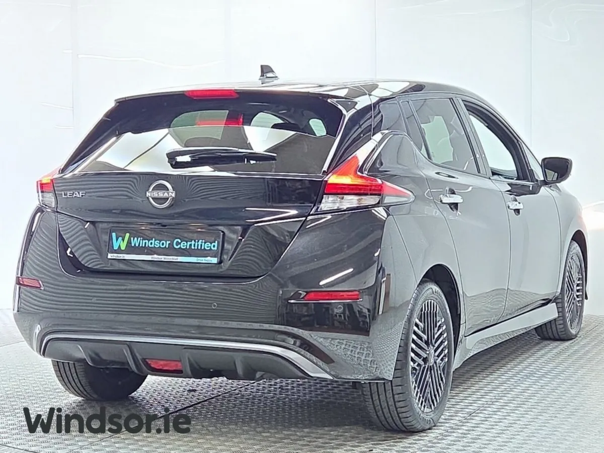 Nissan Leaf N-Connecta 40kWh EV - Image 3