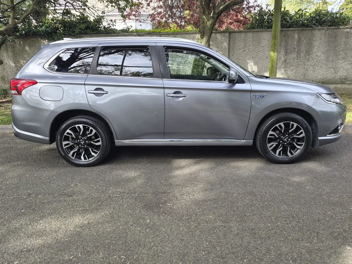 Mitsubishi Outlander 2018 - Image 2