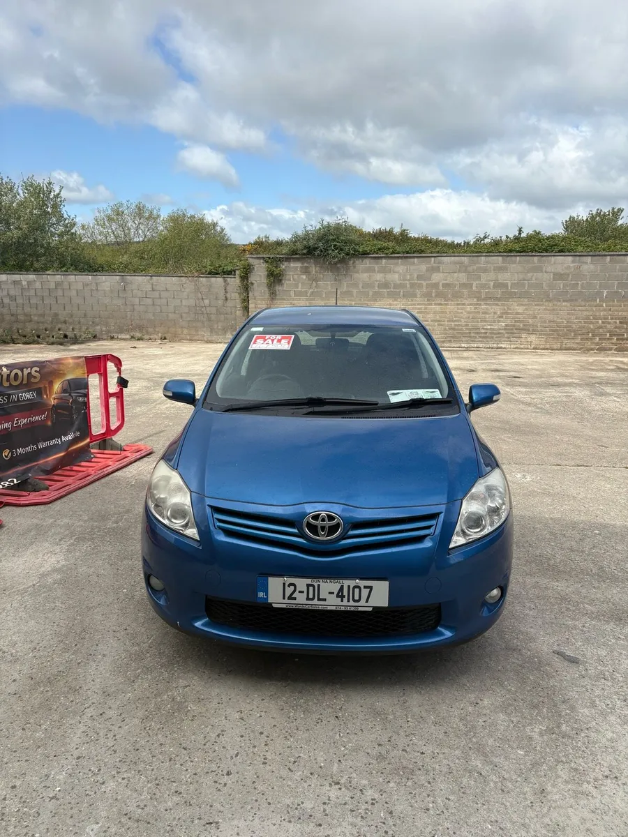 2012 Toyota Auris — cheap tax , drives perfect - Image 1
