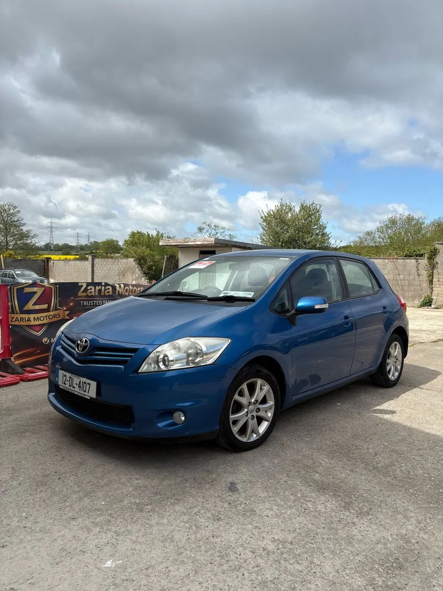 2012 Toyota Auris — cheap tax , drives perfect - Image 3