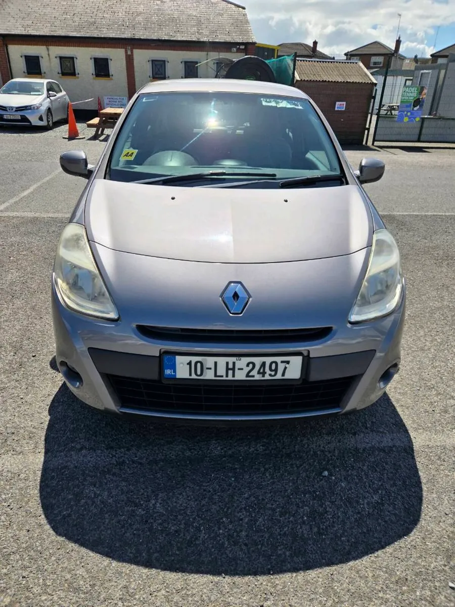 Renault Clio 2010 - Image 2