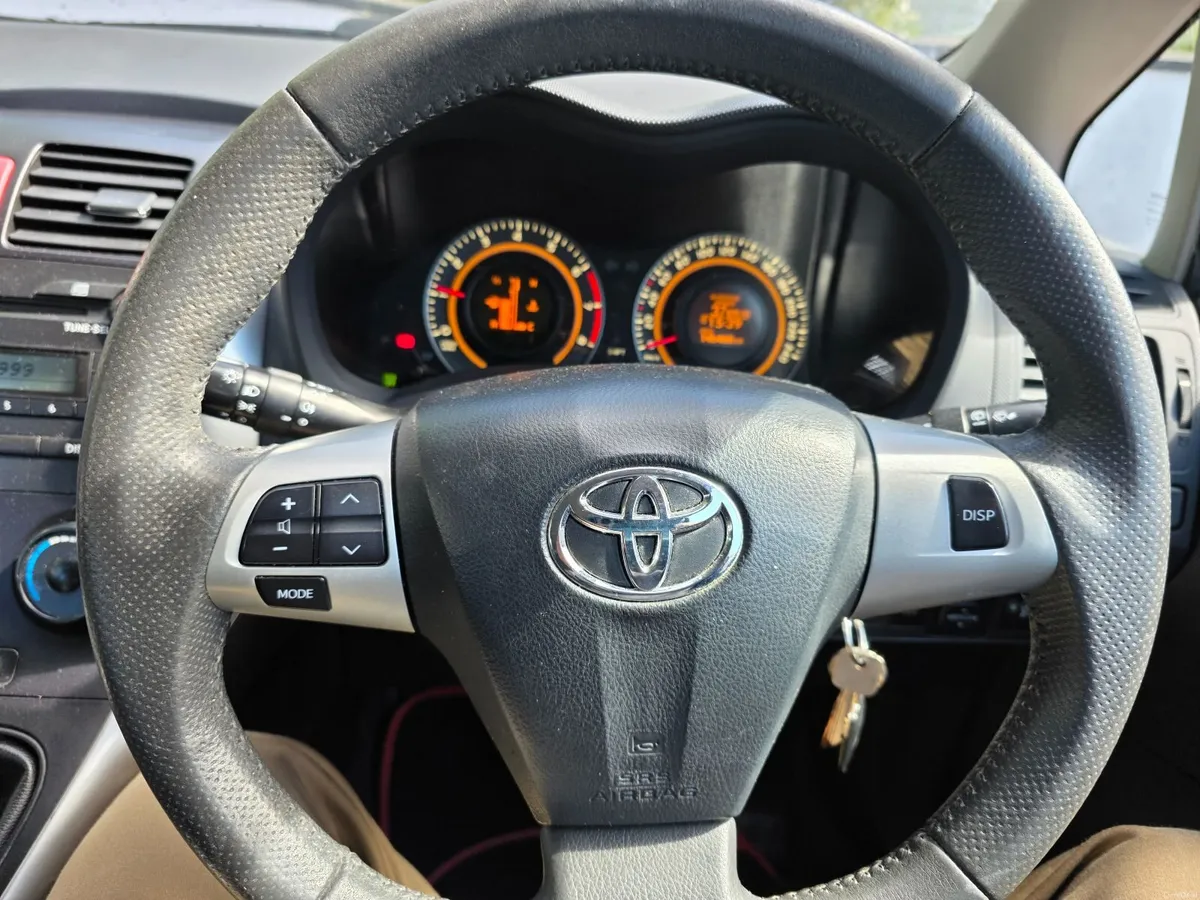 Toyota Auris 2012 - Image 4