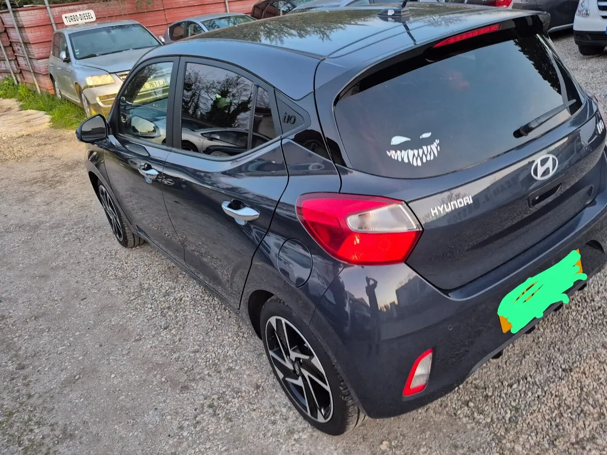 Hyundai  I10 Premu  2025 auto - Image 2