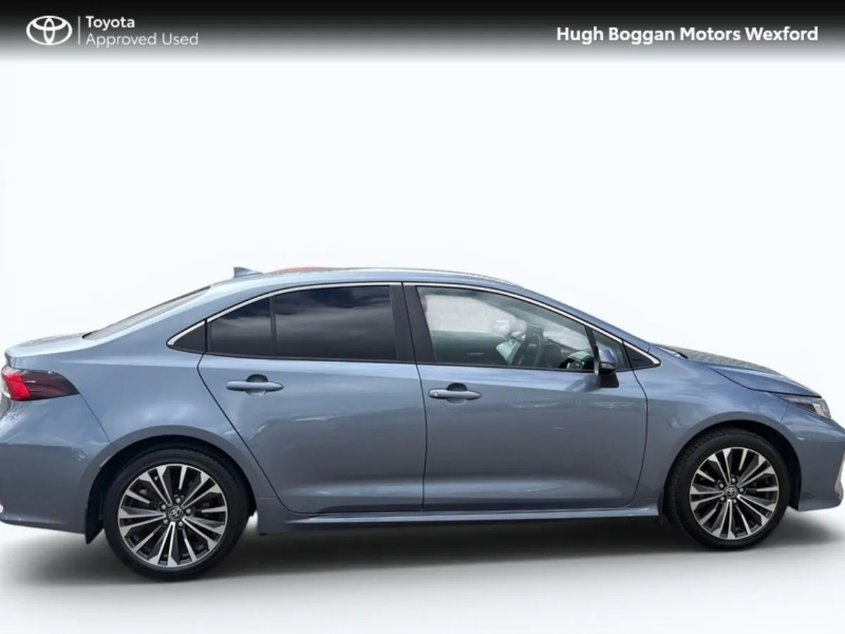 Toyota Corolla LUNA SPORT SALOON - Image 3