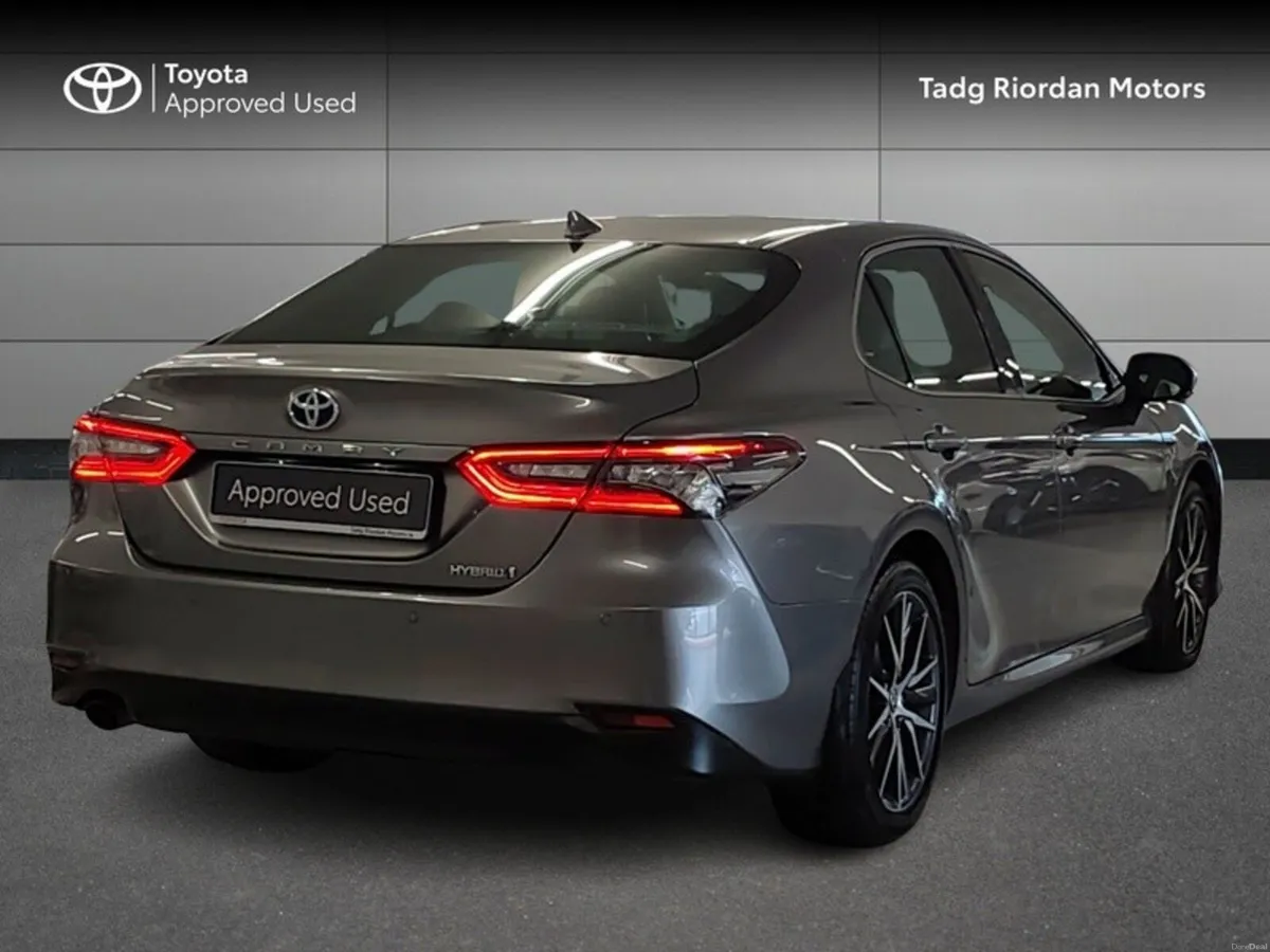 Toyota Camry PLATINUM EDITION 4 4DR AUTO - Image 2